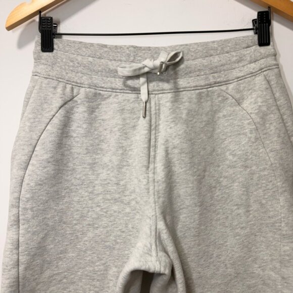 Lululemon Scuba High-Rise Cropped Jogger Light Grey size 6 - Picture 9 of 10